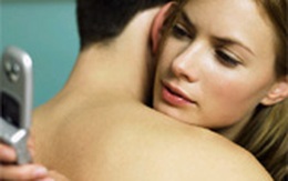 Khéo ghen nên giữ được nhà